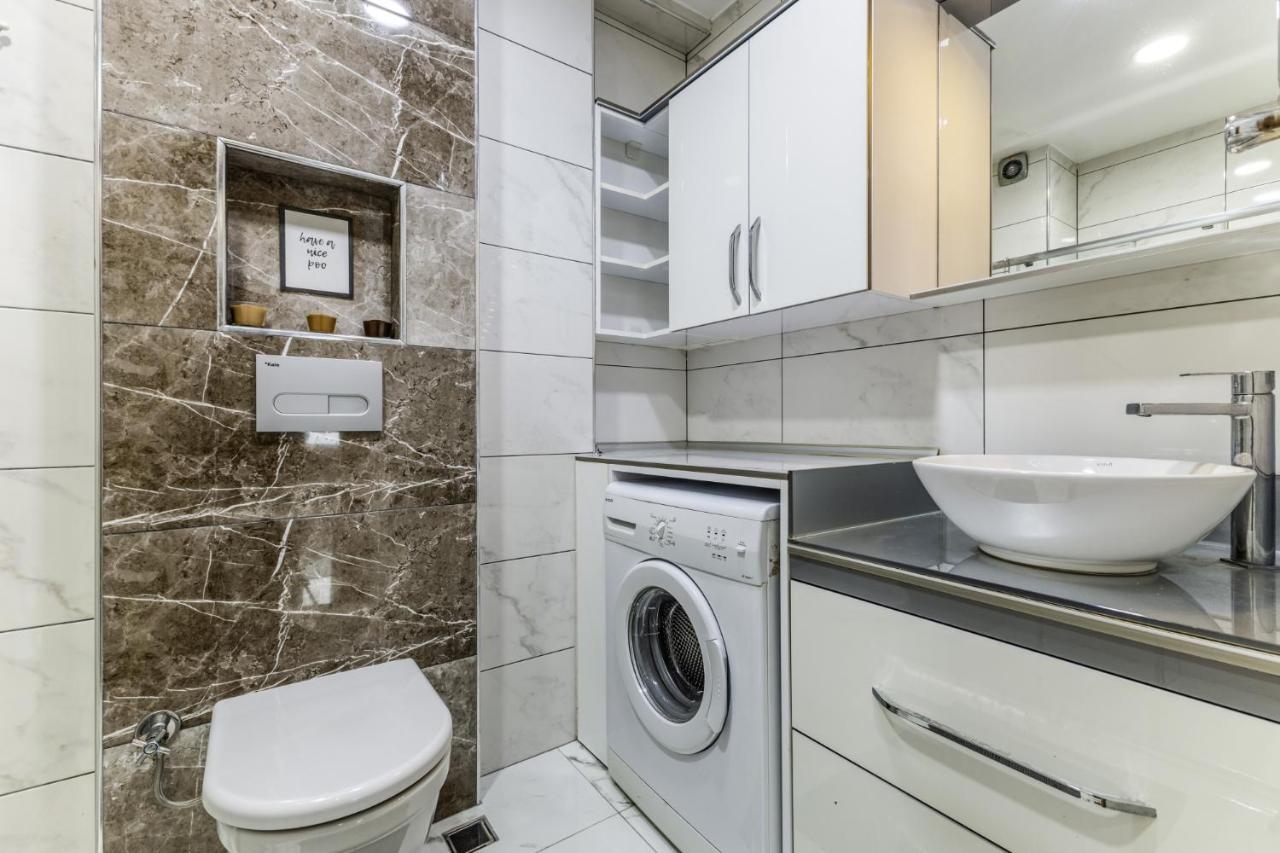 Spacious Flat Near Bagdat Avenue In Suadiye Appartement Istanboel Buitenkant foto