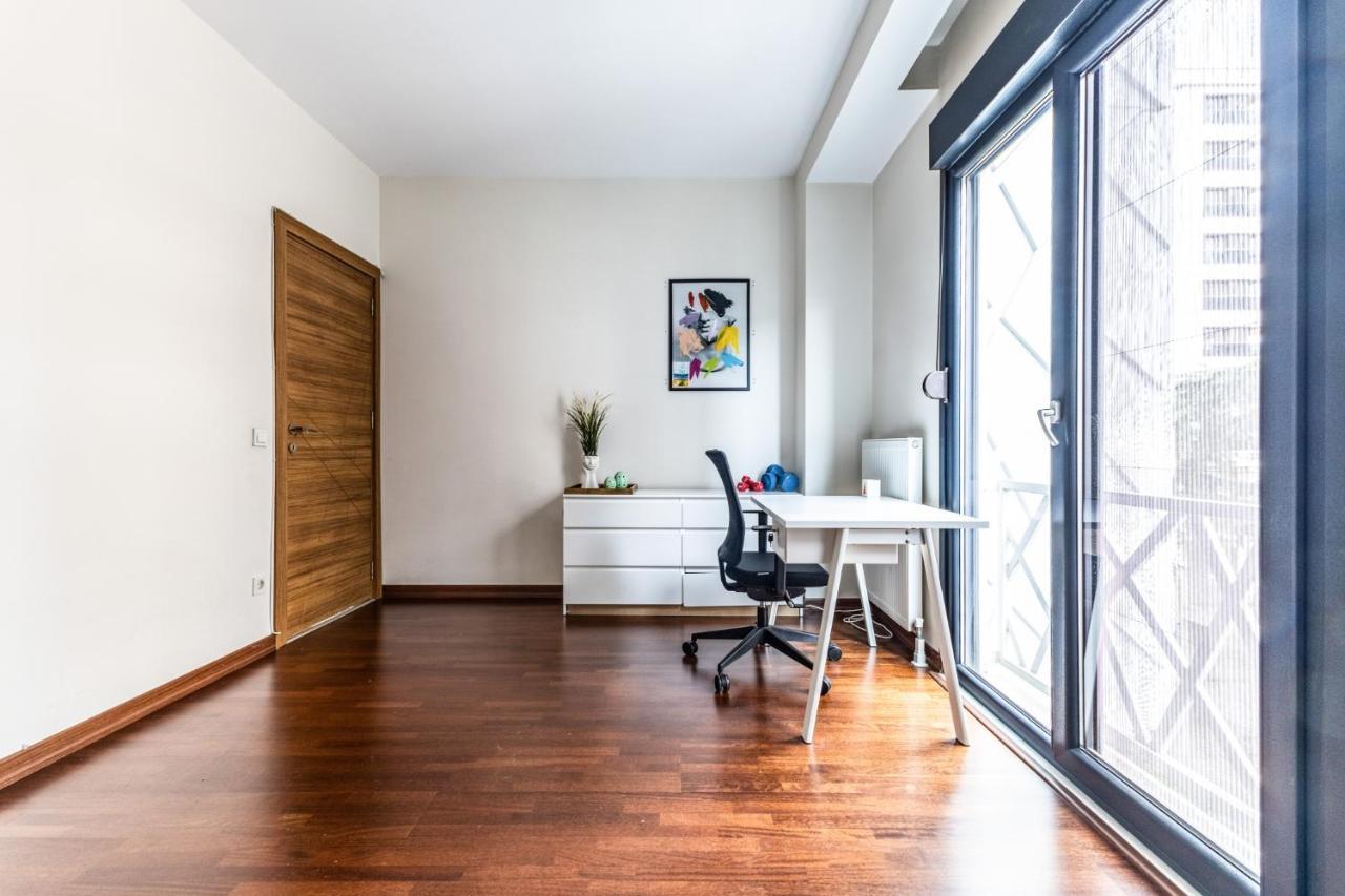 Spacious Flat Near Bagdat Avenue In Suadiye Appartement Istanboel Buitenkant foto