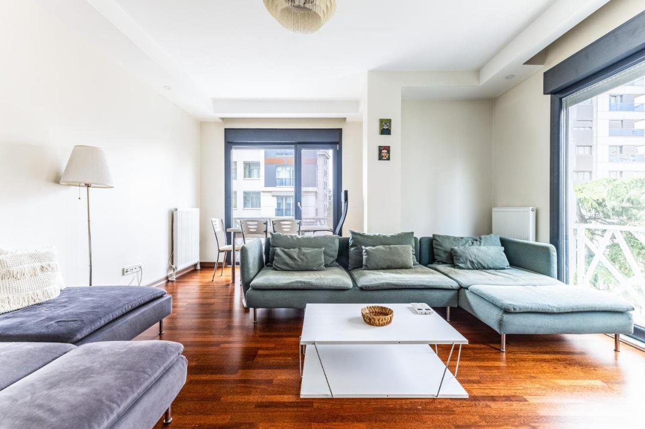 Spacious Flat Near Bagdat Avenue In Suadiye Appartement Istanboel Buitenkant foto